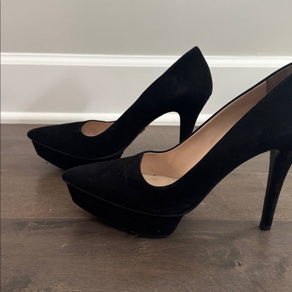 Gorgeous Prada Black Suede Platform Pumps - Picture 5 of 9